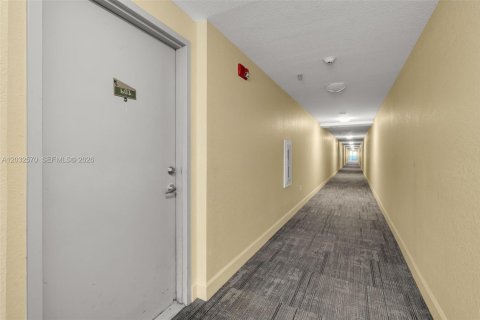 Copropriété à vendre à Miami, Floride: 2 chambres, 91.42 m2 № 2340615 - photo 7