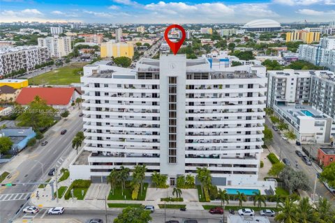 Copropriété à vendre à Miami, Floride: 2 chambres, 91.42 m2 № 2340615 - photo 5
