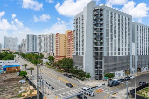 Copropriété à vendre à Miami, Floride: 2 chambres, 91.42 m2 № 2340615 - photo 24