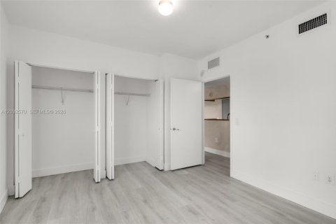 Copropriété à vendre à Miami, Floride: 2 chambres, 91.42 m2 № 2340615 - photo 19