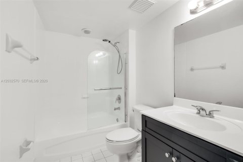 Copropriété à vendre à Miami, Floride: 2 chambres, 91.42 m2 № 2340615 - photo 20