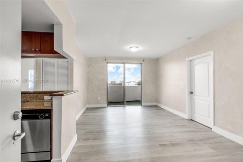 Copropriété à vendre à Miami, Floride: 2 chambres, 91.42 m2 № 2340615 - photo 8