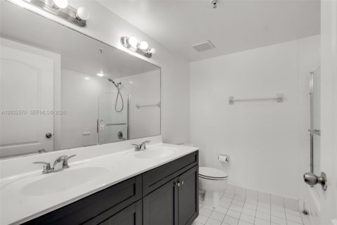 Copropriété à vendre à Miami, Floride: 2 chambres, 91.42 m2 № 2340615 - photo 14