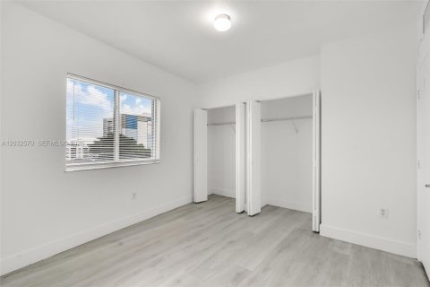 Copropriété à vendre à Miami, Floride: 2 chambres, 91.42 m2 № 2340615 - photo 18