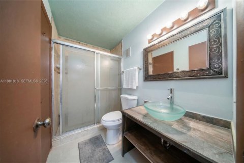 Купить кондоминиум в Майами, Флорида 2 спальни, 105.91м2, № 2154466 - фото 13