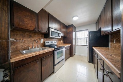Купить кондоминиум в Майами, Флорида 2 спальни, 105.91м2, № 2154466 - фото 5