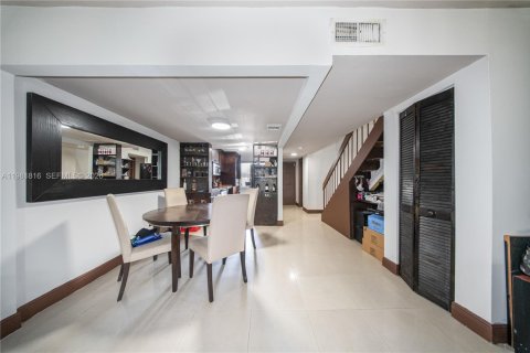 Купить кондоминиум в Майами, Флорида 2 спальни, 105.91м2, № 2154466 - фото 2