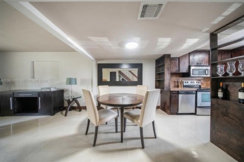 Купить кондоминиум в Майами, Флорида 2 спальни, 105.91м2, № 2154466 - фото 3