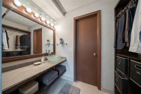 Купить кондоминиум в Майами, Флорида 2 спальни, 105.91м2, № 2154466 - фото 11