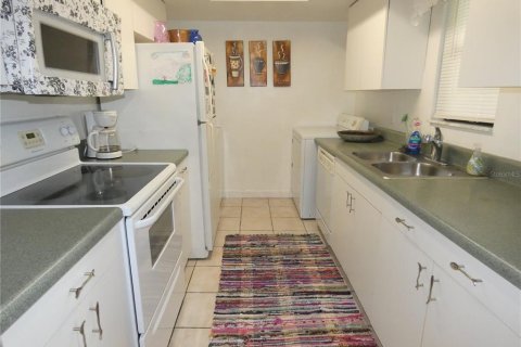 Copropriété à vendre à Orlando, Floride: 2 chambres, 90.67 m2 № 1615988 - photo 6