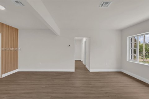 Купить виллу или дом в Майами, Флорида 4 спальни, 162.11м2, № 1988643 - фото 7