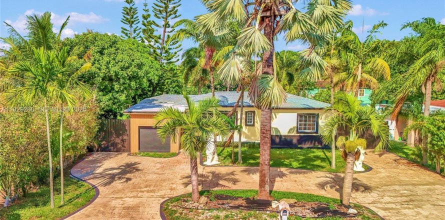 Дом в Майами, Флорида 4 спальни, 162.11м2 № 1988643