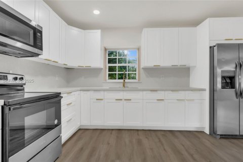 Купить виллу или дом в Майами, Флорида 4 спальни, 162.11м2, № 1988643 - фото 2