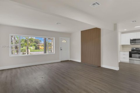 Купить виллу или дом в Майами, Флорида 4 спальни, 162.11м2, № 1988643 - фото 9