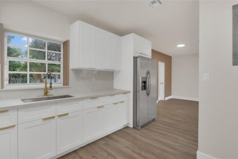 Купить виллу или дом в Майами, Флорида 4 спальни, 162.11м2, № 1988643 - фото 4