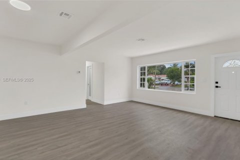 Купить виллу или дом в Майами, Флорида 4 спальни, 162.11м2, № 1988643 - фото 8