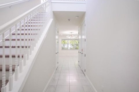 Купить виллу или дом в Холливуд, Флорида 3 спальни, 174.75м2, № 1960035 - фото 9