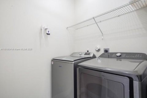 Купить виллу или дом в Холливуд, Флорида 3 спальни, 174.75м2, № 1960035 - фото 22