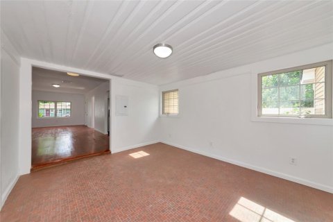 House in Saint Petersburg, Florida 3 bedrooms, 108.6 sq.m. № 1687078 - photo 10