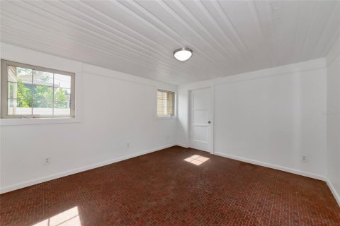 House in Saint Petersburg, Florida 3 bedrooms, 108.6 sq.m. № 1687078 - photo 11