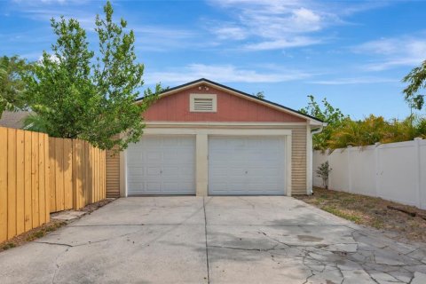 House in Saint Petersburg, Florida 3 bedrooms, 108.6 sq.m. № 1687078 - photo 16