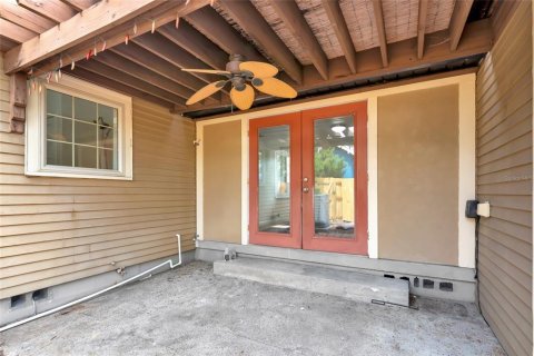 House in Saint Petersburg, Florida 3 bedrooms, 108.6 sq.m. № 1687078 - photo 14