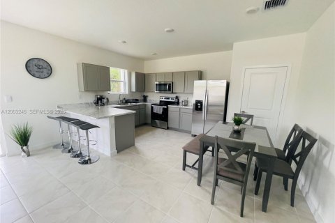 Touwnhouse à vendre à Homestead, Floride: 3 chambres, 136.01 m2 № 2066716 - photo 6