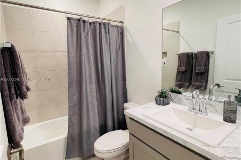 Touwnhouse à vendre à Homestead, Floride: 3 chambres, 136.01 m2 № 2066716 - photo 13