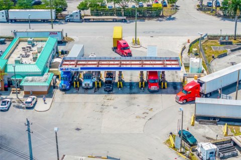 Commercial property in Medley, Florida № 1957375 - photo 5