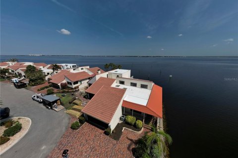 House in Punta Gorda, Florida 2 bedrooms, 138.24 sq.m. № 1755544 - photo 11