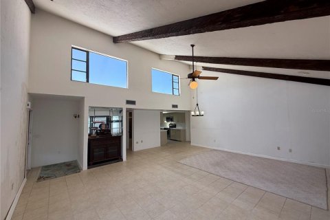 House in Punta Gorda, Florida 2 bedrooms, 138.24 sq.m. № 1755544 - photo 17