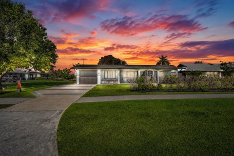 Casa en Port St. Lucie, Florida 3 dormitorios, 143.91 m2 № 2186559