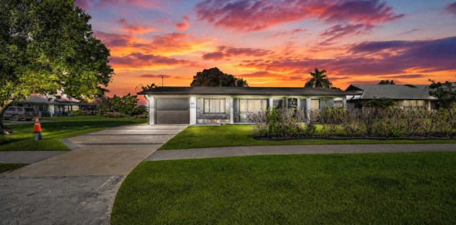 Casa en Port St. Lucie, Florida 3 dormitorios, 143.91 m2 № 2186559