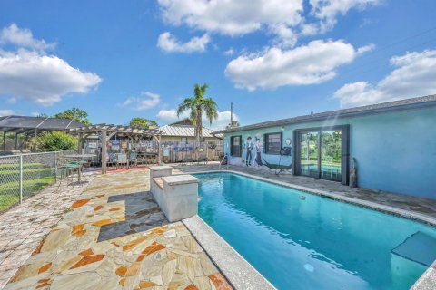Casa en venta en Port St. Lucie, Florida, 3 dormitorios, 143.91 m2 № 2186559 - foto 4
