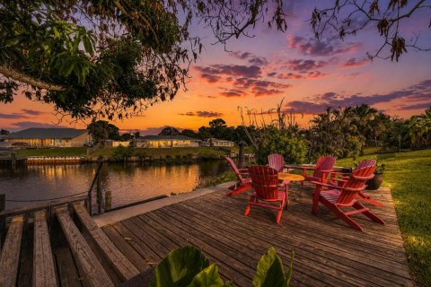 Casa en venta en Port St. Lucie, Florida, 3 dormitorios, 143.91 m2 № 2186559 - foto 2