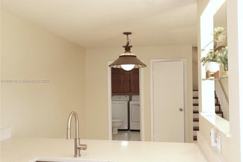 Adosado en venta en West Palm Beach, Florida, 2 dormitorios, 114.83 m2 № 1770335 - foto 13