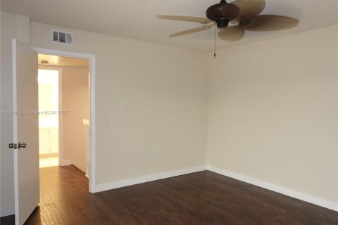 Adosado en venta en West Palm Beach, Florida, 2 dormitorios, 114.83 m2 № 1770335 - foto 21