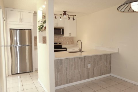 Adosado en venta en West Palm Beach, Florida, 2 dormitorios, 114.83 m2 № 1770335 - foto 14