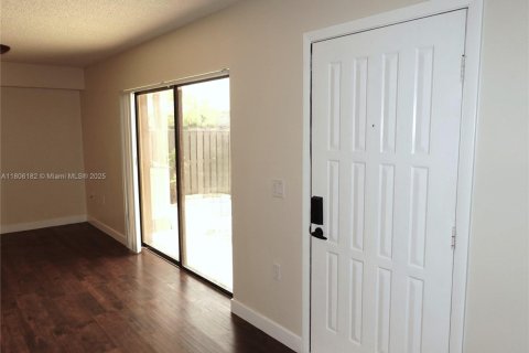 Adosado en venta en West Palm Beach, Florida, 2 dormitorios, 114.83 m2 № 1770335 - foto 5