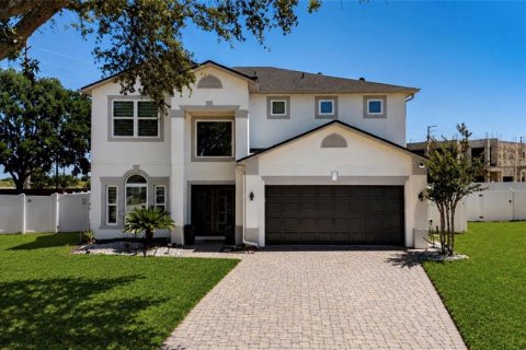 House in Davenport, Florida 4 bedrooms, 212.28 sq.m. № 2345431