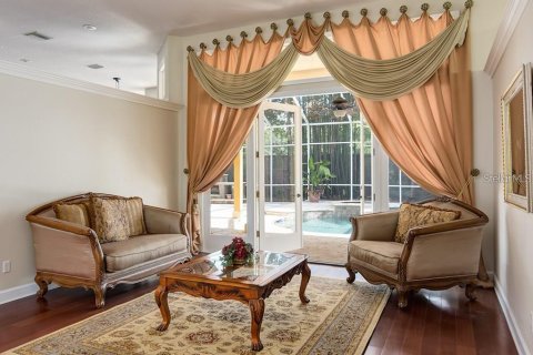 Villa ou maison à louer à Orlando, Floride: 4 chambres, 272.48 m2 № 2384057 - photo 5