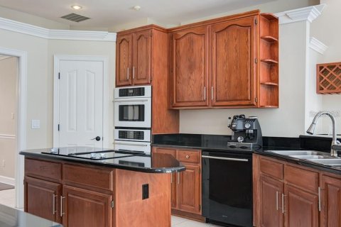 Villa ou maison à louer à Orlando, Floride: 4 chambres, 272.48 m2 № 2384057 - photo 9