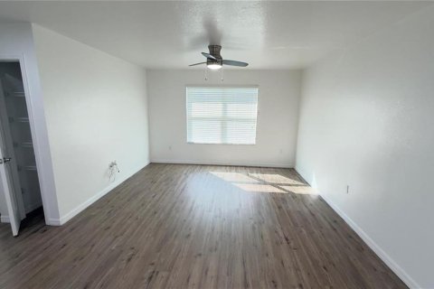 Casa en venta en Kissimmee, Florida, 4 dormitorios, 261.43 m2 № 2358988 - foto 29