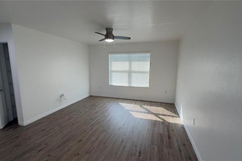 Casa en venta en Kissimmee, Florida, 4 dormitorios, 261.43 m2 № 2358988 - foto 30