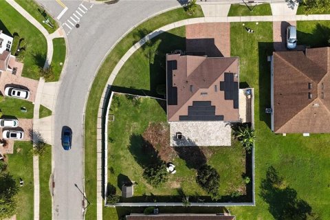 Casa en venta en Kissimmee, Florida, 4 dormitorios, 261.43 m2 № 2358988 - foto 5