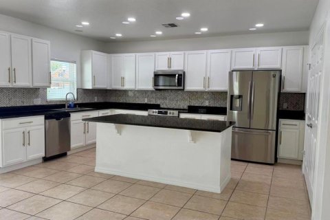 Casa en venta en Kissimmee, Florida, 4 dormitorios, 261.43 m2 № 2358988 - foto 25