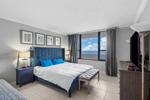 Condominio en alquiler en Hollywood, Florida, 2 dormitorios, 110.55 m2 № 2039649 - foto 12