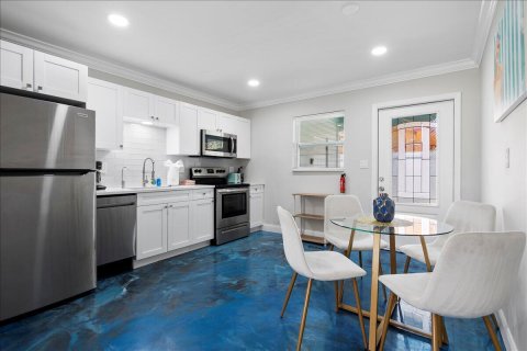 Immobilier commercial à vendre à West Palm Beach, Floride: 156.26 m2 № 2270462 - photo 13