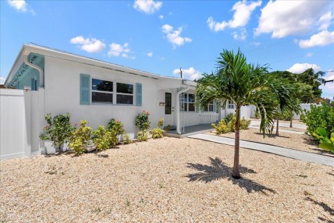Immobilier commercial à vendre à West Palm Beach, Floride: 156.26 m2 № 2270462 - photo 2