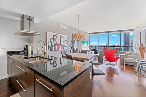 Condominio en venta en Miami, Florida, 2 dormitorios, 134.71 m2 № 2181119 - foto 3